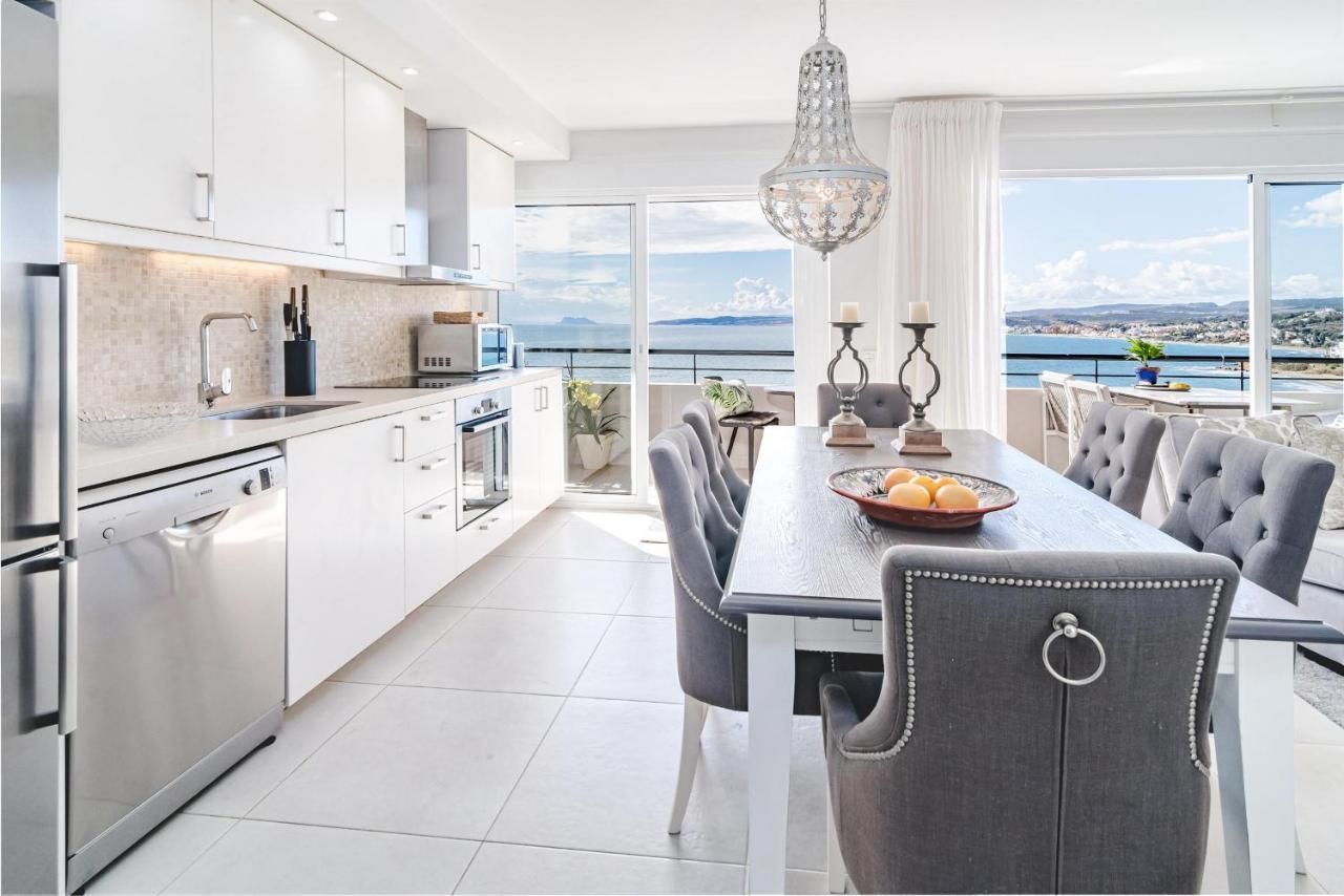 Cp - Modern Beachside Apartment In Estepona Esterno foto