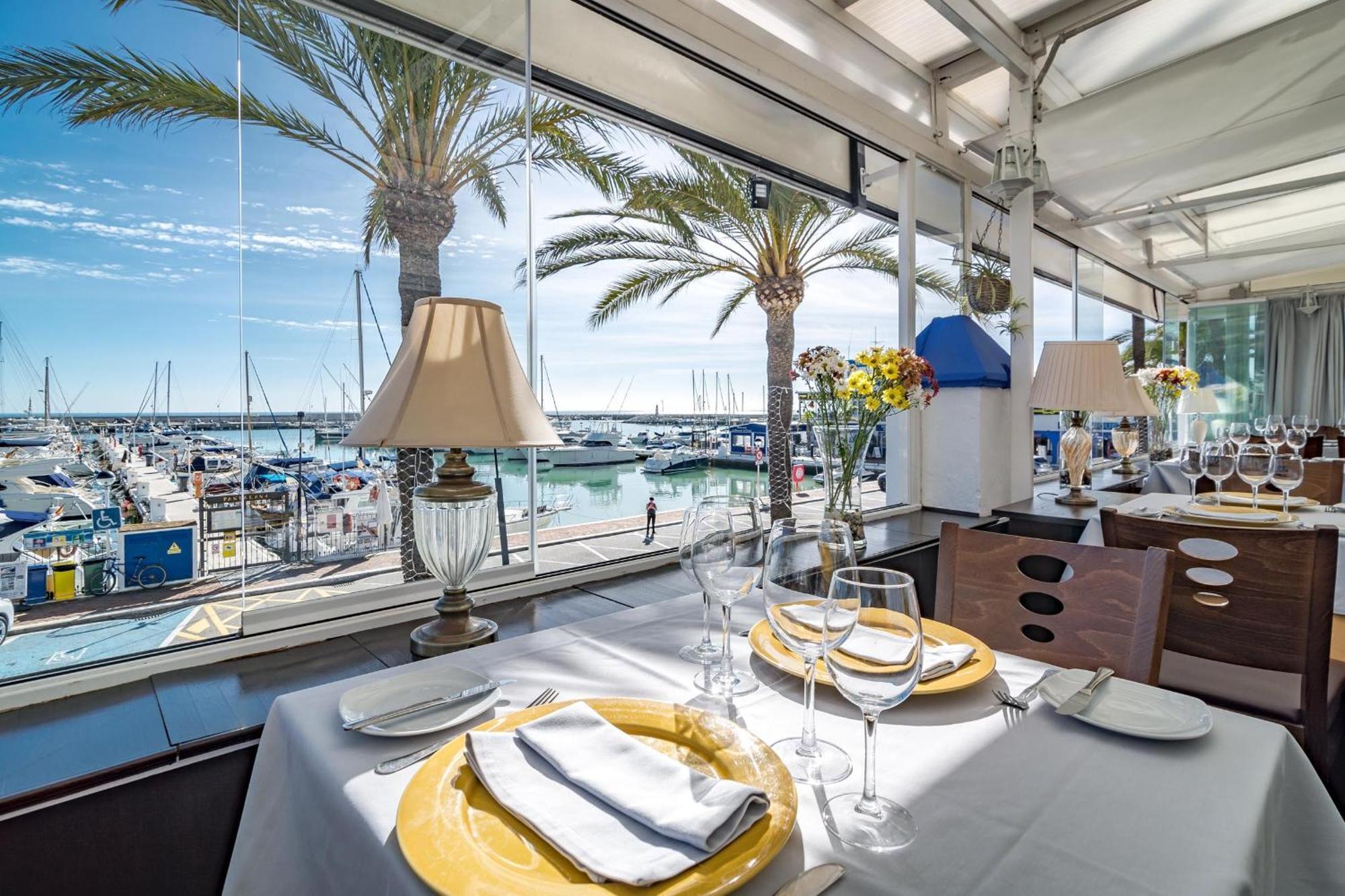 Cp - Modern Beachside Apartment In Estepona Esterno foto