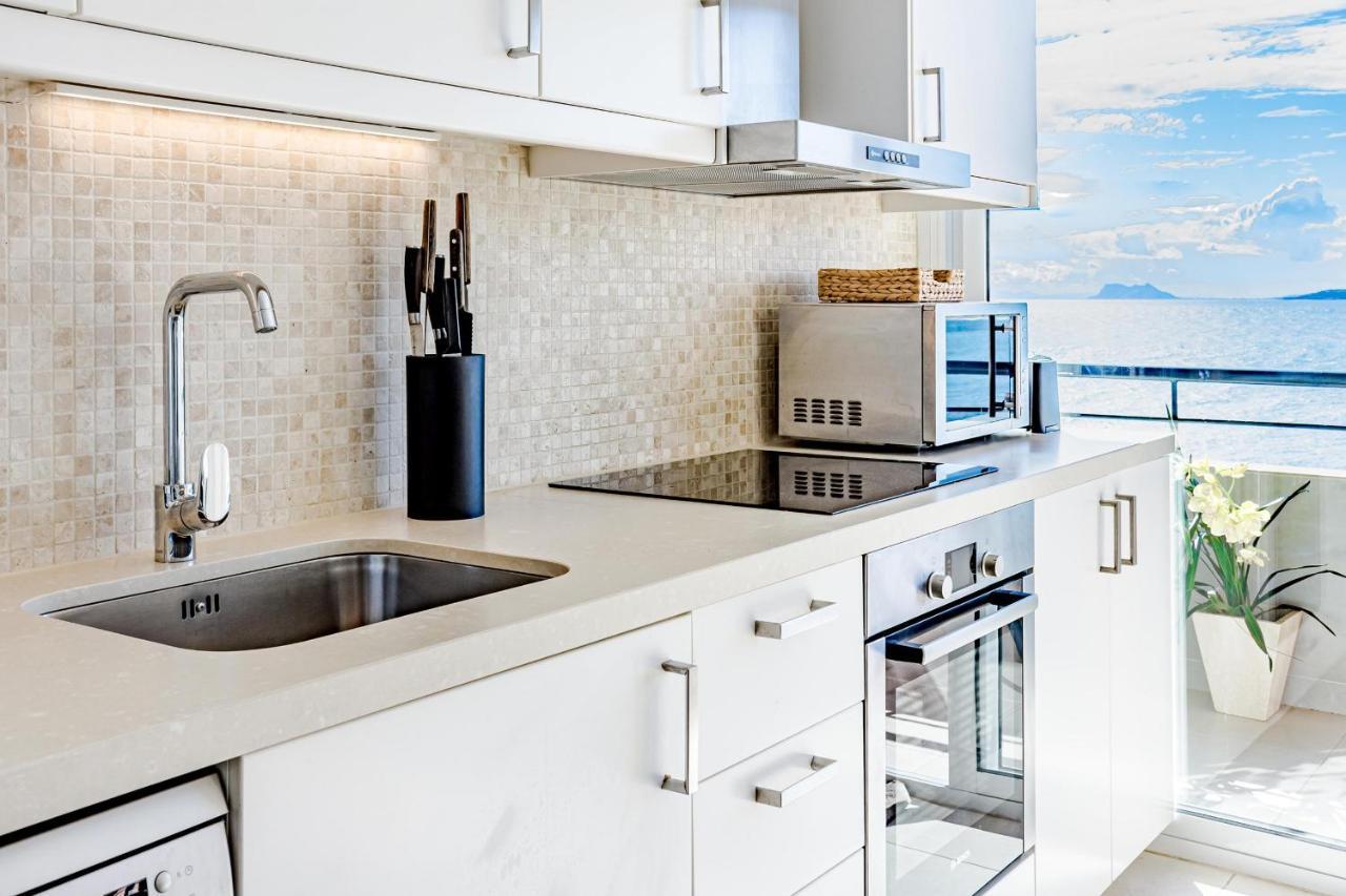 Cp - Modern Beachside Apartment In Estepona Esterno foto